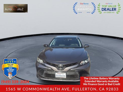 Used 2020 Toyota Camry LE FWD image 3