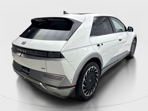Used 2023 Hyundai Ioniq 5 Limited image 6