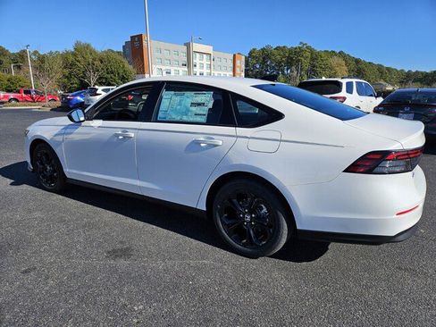 New 2025 Honda Accord SE image 5