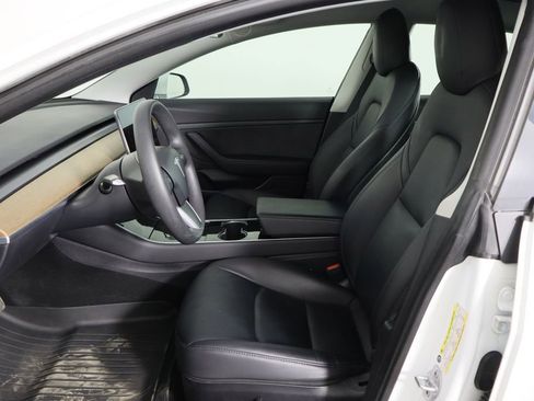 Used 2020 Tesla Model 3 Standard Range image 14