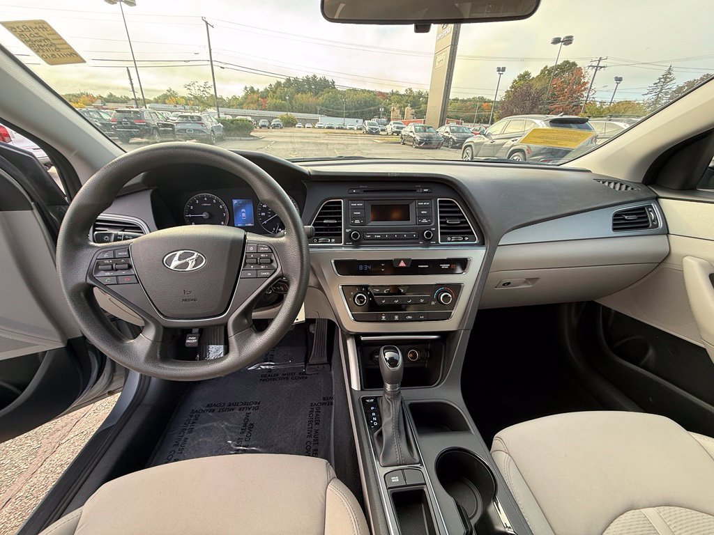 Used 2015 Hyundai Sonata SE FWD image 12