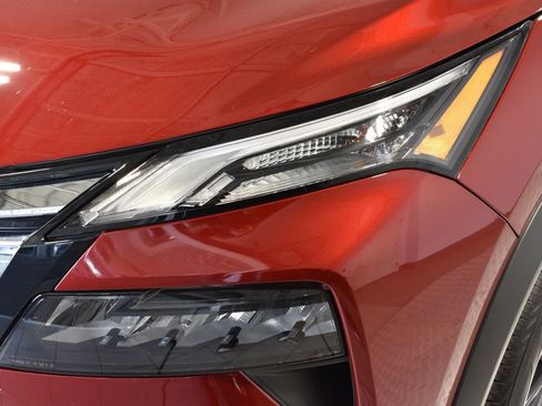 Used 2025 Nissan Rogue SV image 41