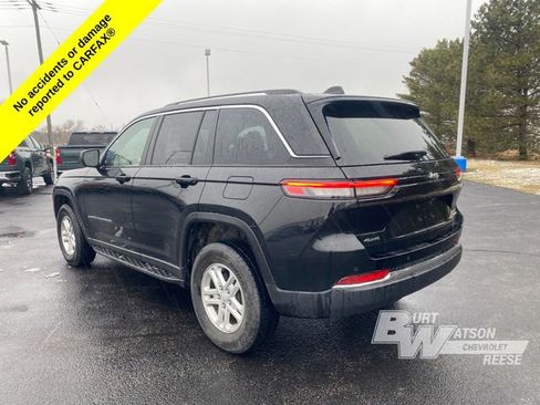 Used 2023 Jeep Grand Cherokee Laredo image 5