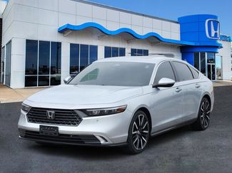 Used 2024 Honda Accord Touring video 2