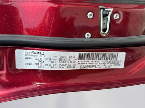 Used 2019 Jeep Cherokee Latitude Plus AWD/4WD image 17