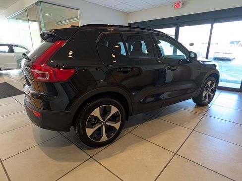 New 2026 Volvo XC40 B5 Core w/ Protection Package Premier image 4