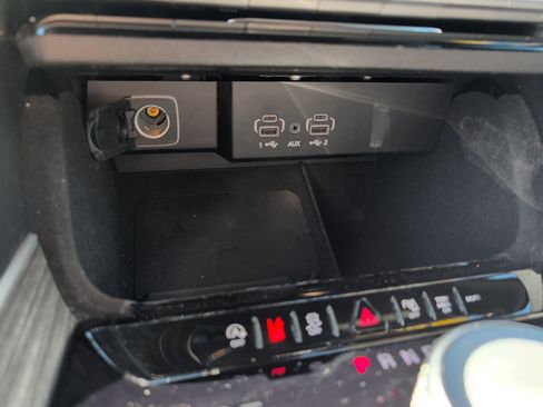 Used 2024 Jeep Wagoneer Series III AWD/4WD image 33