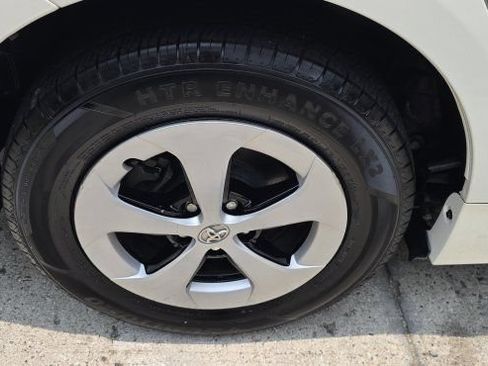Used 2012 Toyota Prius Three FWD image 11