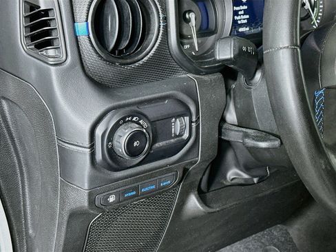 Used 2024 Jeep Wrangler Unlimited Rubicon 4xe AWD/4WD image 16