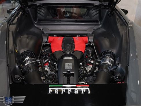 Used 2022 Ferrari F8 Tributo RWD image 41