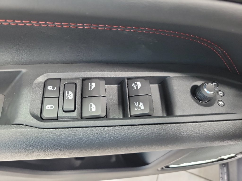 New 2026 Jeep Compass Trailhawk w/ Sun, Sound & Navigation Group AWD/4WD image 12