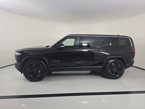 Used 2024 Rivian R1S Adventure AWD/4WD image 2