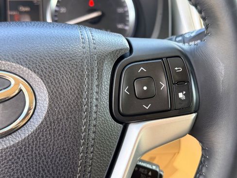 Used 2016 Toyota Highlander XLE image 30