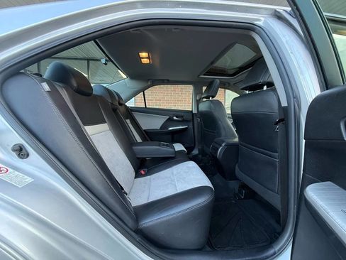 Used 2012 Toyota Camry SE w/ Leather Pkg image 23