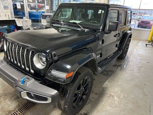 Used 2022 Jeep Wrangler Unlimited Sahara 4xe image 3
