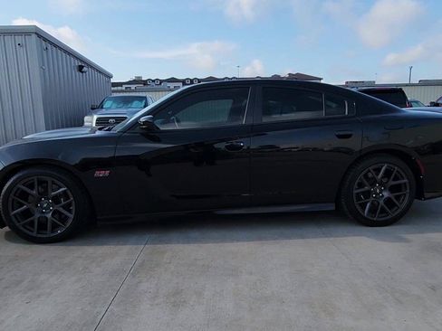 Used 2019 Dodge Charger Scat Pack w/ Plus Group RWD image 5