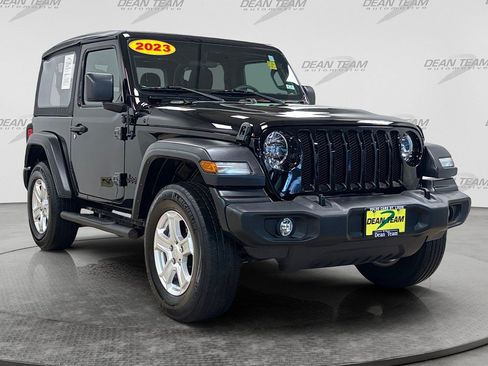 Used 2023 Jeep Wrangler Sport AWD/4WD image 3