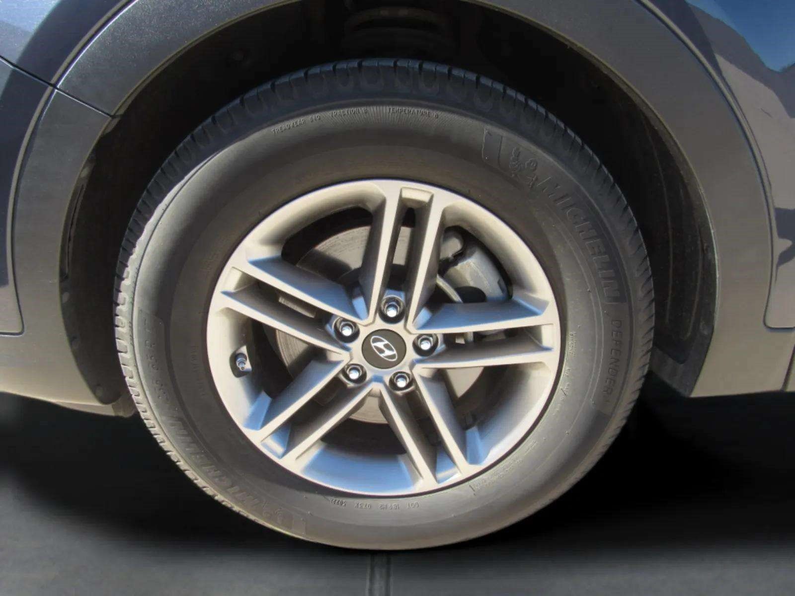 Used 2017 Hyundai Santa Fe Sport FWD image 5