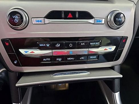 Used 2023 Ford Explorer XLT w/ Equipment Group 202A image 22