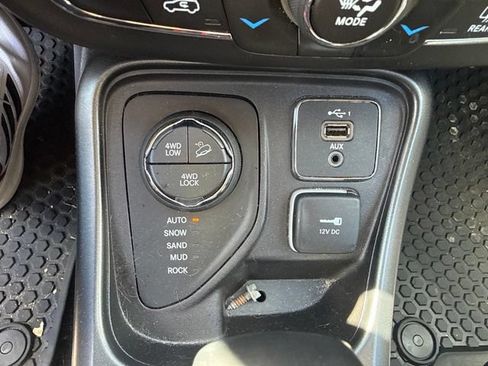 Used 2019 Jeep Compass Trailhawk w/ Leather Interior Group AWD/4WD image 13