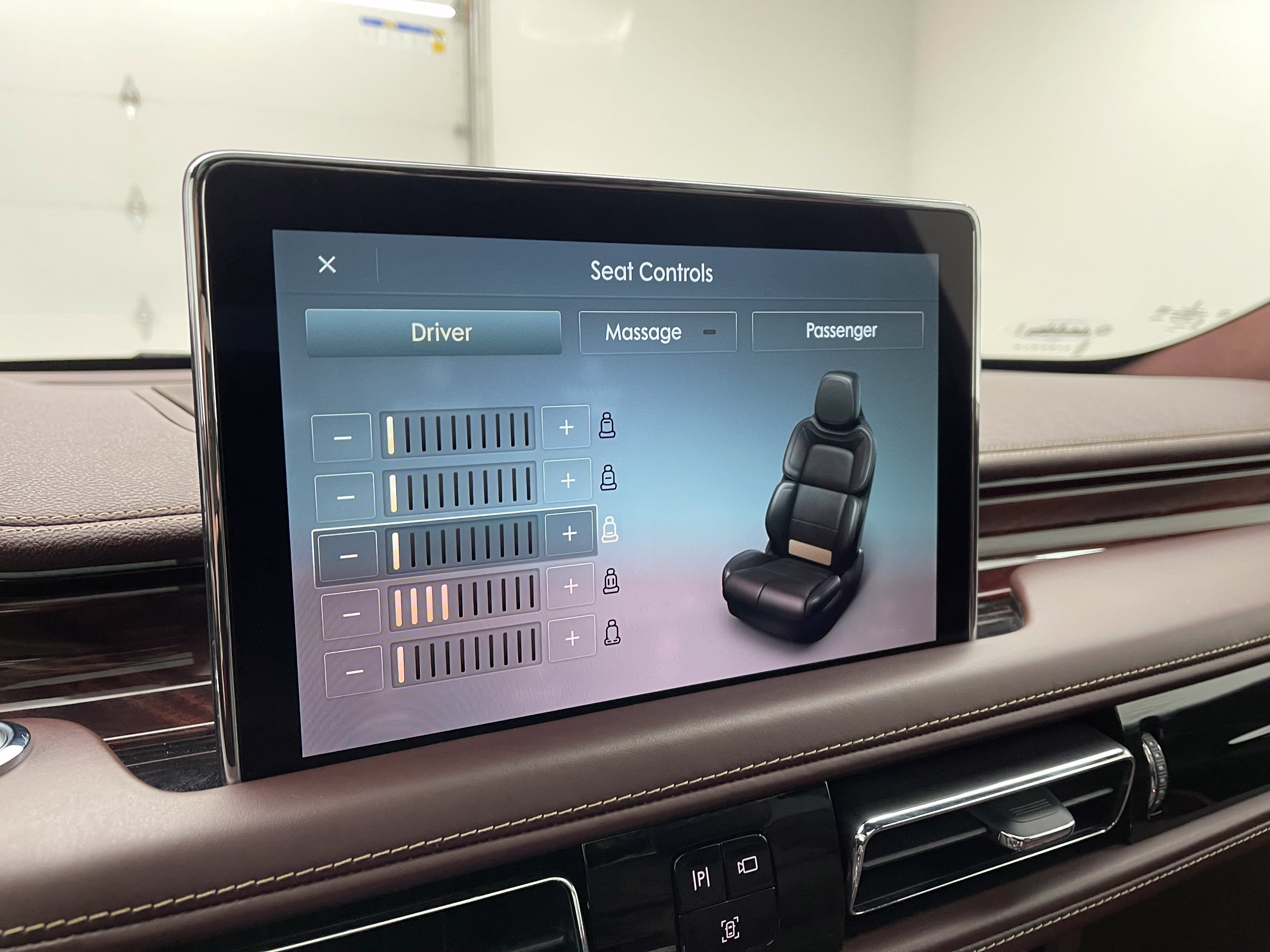 Used 2023 Lincoln Aviator Black Label w/ Dynamic Handling Package AWD/4WD image 31