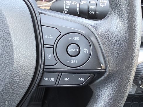 Certified 2023 Toyota RAV4 XLE w/ Convenience Package FWD image 18