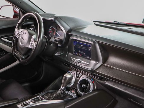 Used 2021 Chevrolet Camaro LT image 25