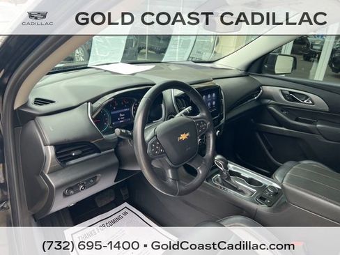 Used 2021 Chevrolet Traverse LT image 18