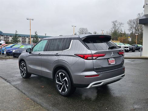 Used 2022 Mitsubishi Outlander SE image 7