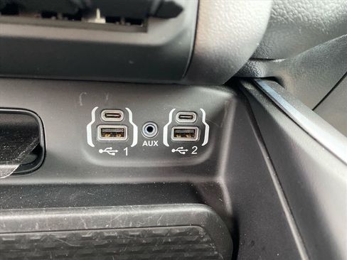 Used 2023 RAM 1500 Big Horn AWD/4WD image 13