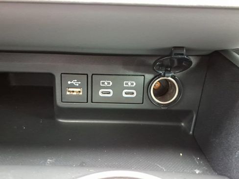 Used 2023 Toyota Highlander XLE image 13