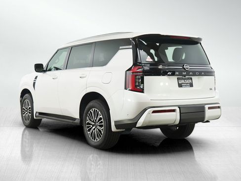 Used 2025 Nissan Armada SL AWD/4WD image 3
