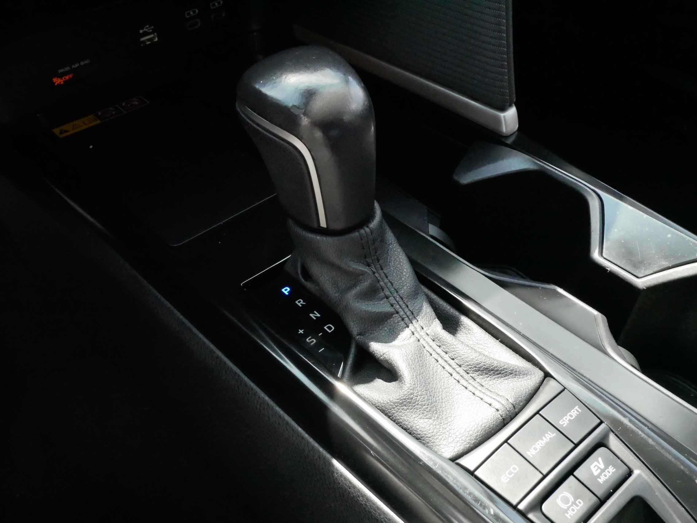 Certified 2025 Toyota Camry SE FWD image 24