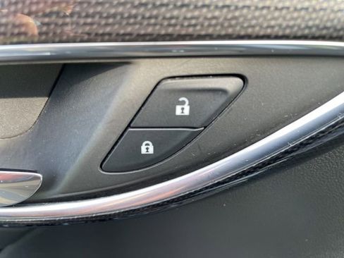 Used 2023 Buick Envision Essence FWD image 14