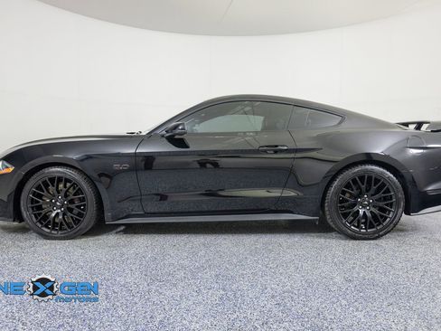Used 2019 Ford Mustang GT Premium w/ GT Performance Package RWD image 4