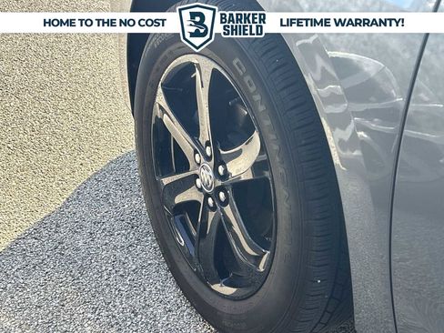 Used 2024 Buick Enclave Essence w/ Experience Buick Package image 31