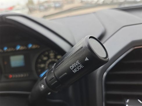 Used 2019 Ford F150 XLT image 16