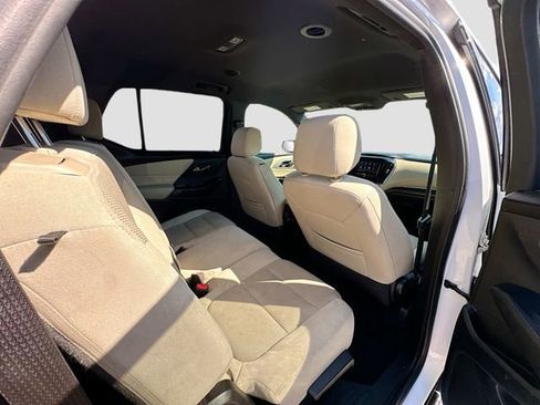 Used 2023 Chevrolet Traverse LS image 26