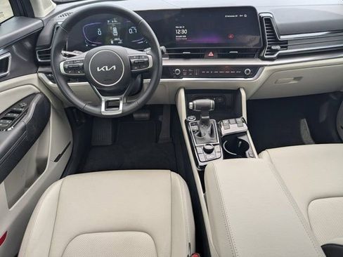 Used 2025 Kia Sportage EX FWD image 19