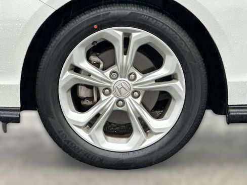 Certified 2023 Honda Accord LX image 11