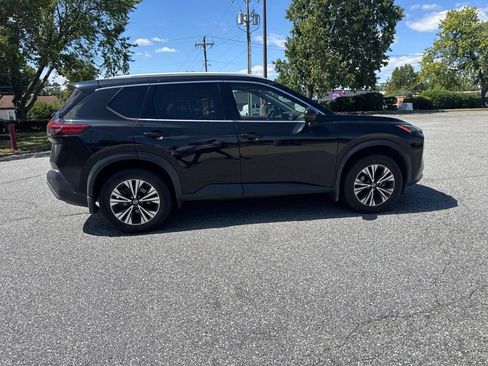Used 2021 Nissan Rogue SV w/ Premium Package AWD/4WD image 11