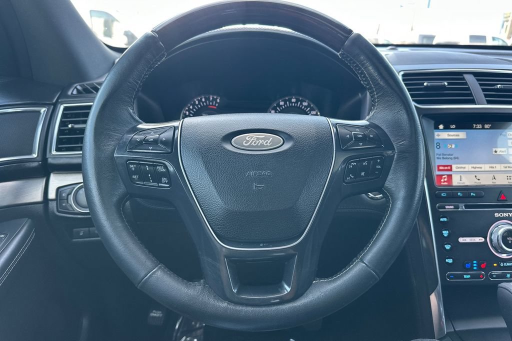 Used 2018 Ford Explorer Platinum AWD/4WD image 25