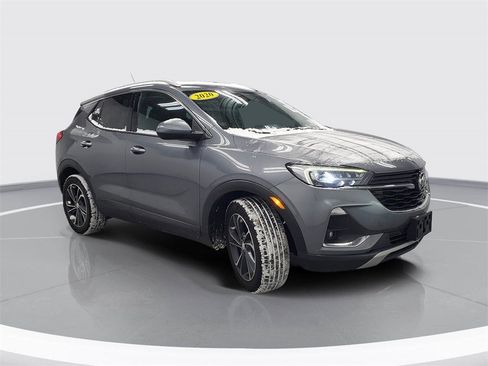 Used 2020 Buick Encore GX Essence image 2