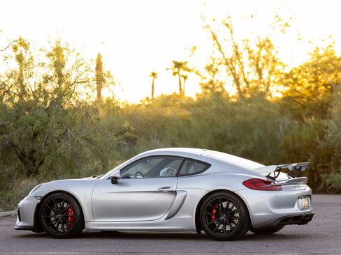 Used 2016 Porsche Cayman GT4 image 2