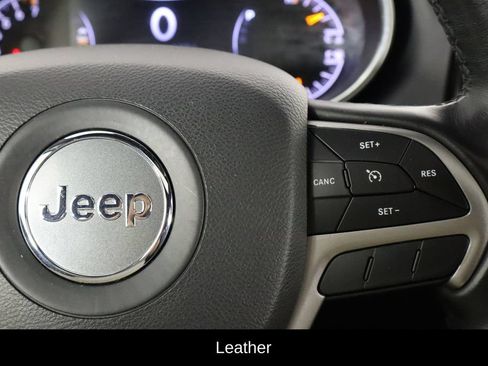 Used 2022 Jeep Grand Cherokee Limited AWD/4WD image 10