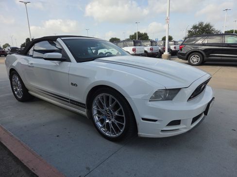 Used 2014 Ford Mustang GT Premium RWD image 4
