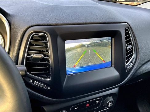 Used 2018 Jeep Compass Latitude w/ Popular Equipment Group image 19