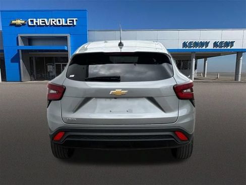 Used 2024 Chevrolet Trax LS FWD image 8
