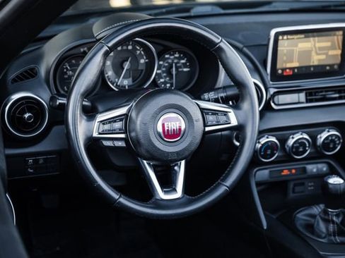 Used 2017 FIAT 124 Spider Lusso image 6