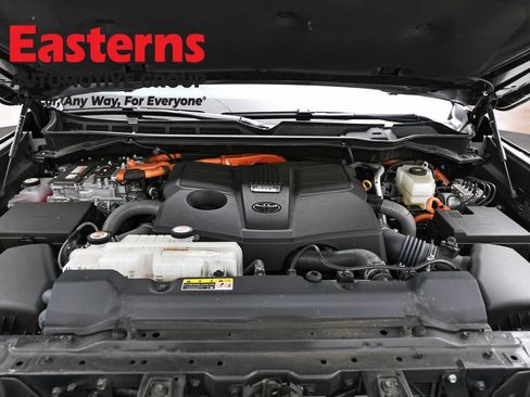 Used 2024 Toyota Tundra Limited AWD/4WD image 7